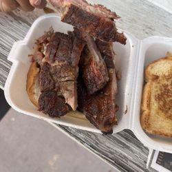 Sayless BBQ - Rib sandwich