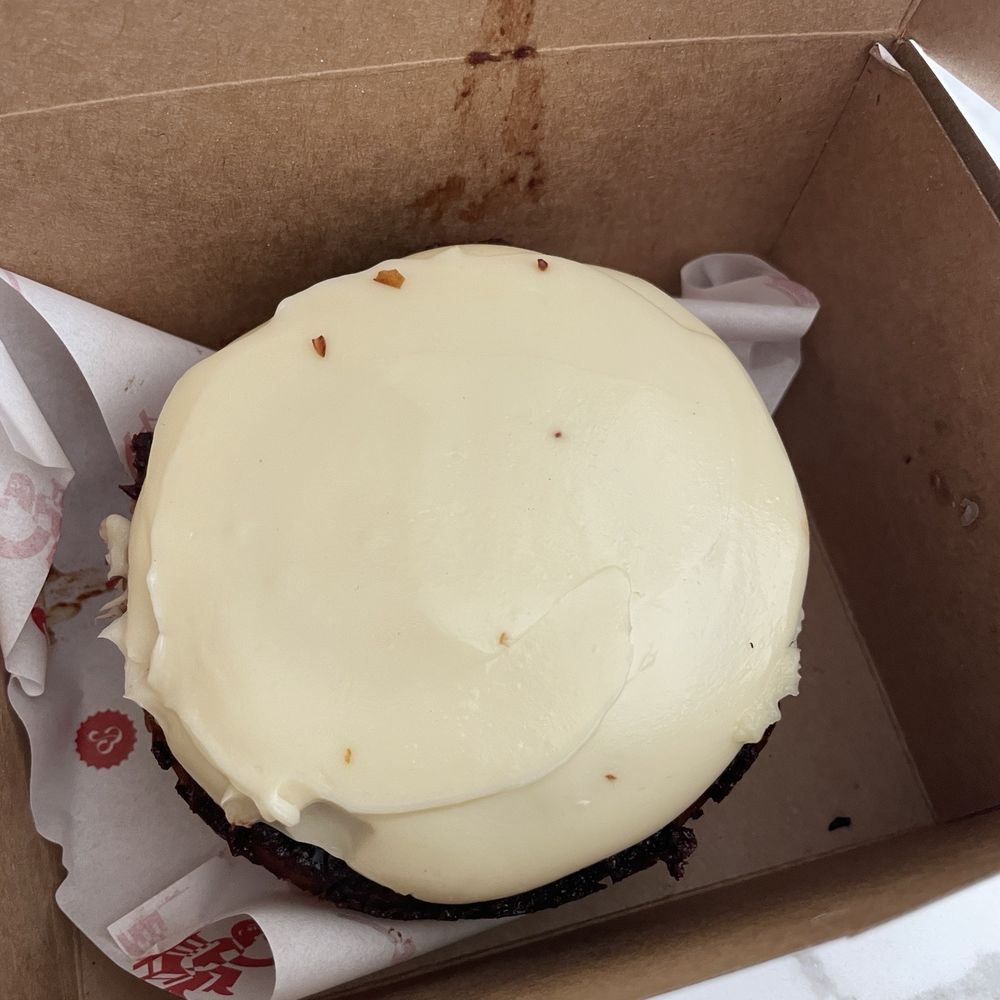 Buttercup  - Gigantic cinnamon roll - Coffee & Tea Near Me - Chicago, Illinois