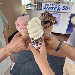 Mastro's Ice Cream & Frozen Yogurt Shoppe - Cheers!