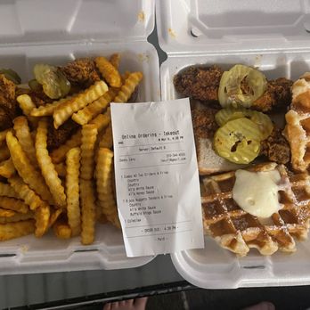 Al's Hot Chicken - Chicken nuggets place, and chicken strips, instead of the chicken sliders we ordered. - Chicken Shop Near Me - Hawthorne, California Al's Hot Chicken - Chicken nuggets place, and chicken strips, instead of the chicken sliders we ordered. - Chicken Shop Near Me - Hawthorne, California