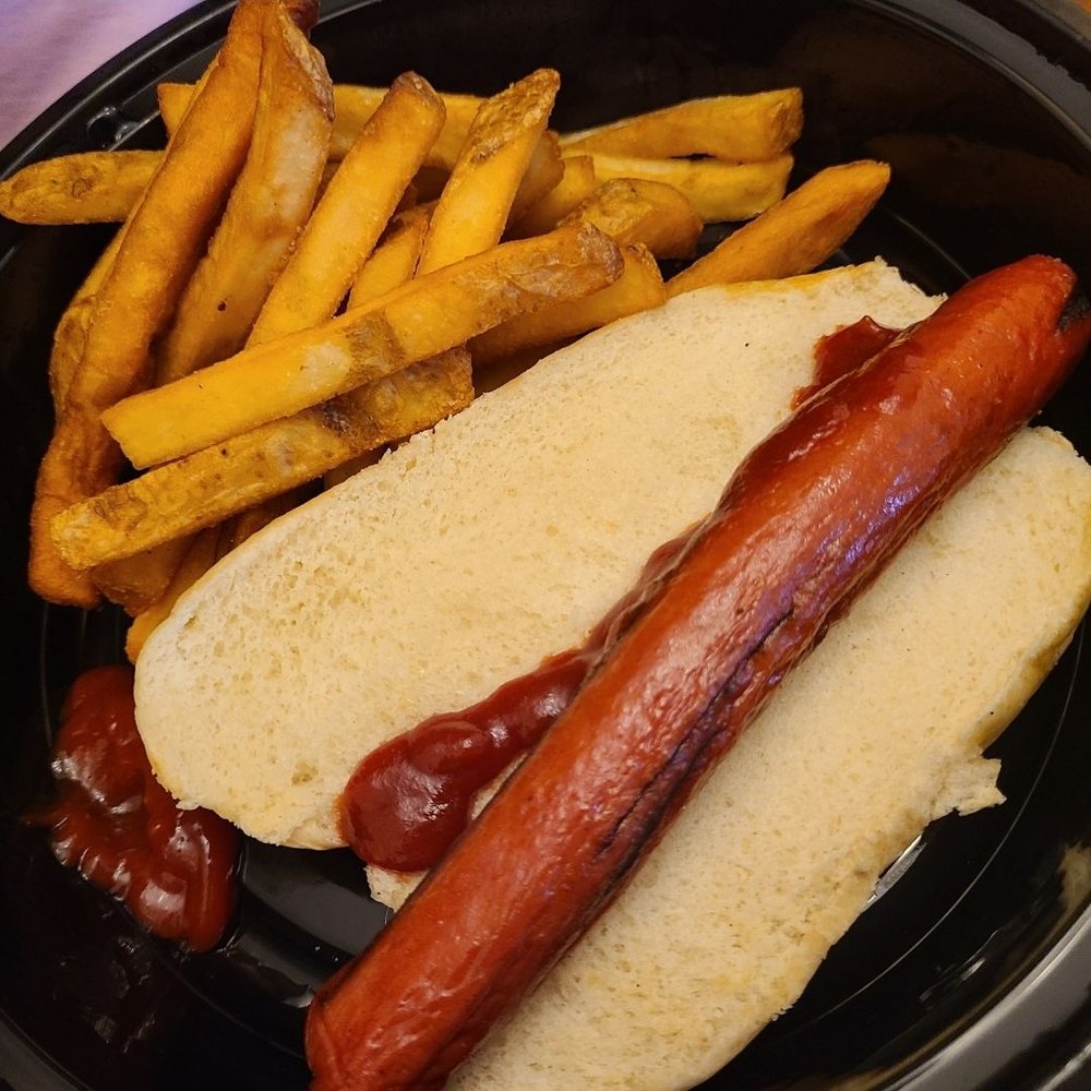 City Limits Diner - Kid's hot dog n fries for my tiny tot. The bun split apart. They really need to work on their packing. - Diners Near Me - White Plains, New York City Limits Diner - Kid's hot dog n fries for my tiny tot. The bun split apart. They really need to work on their packing. - Diners Near Me - White Plains, New York