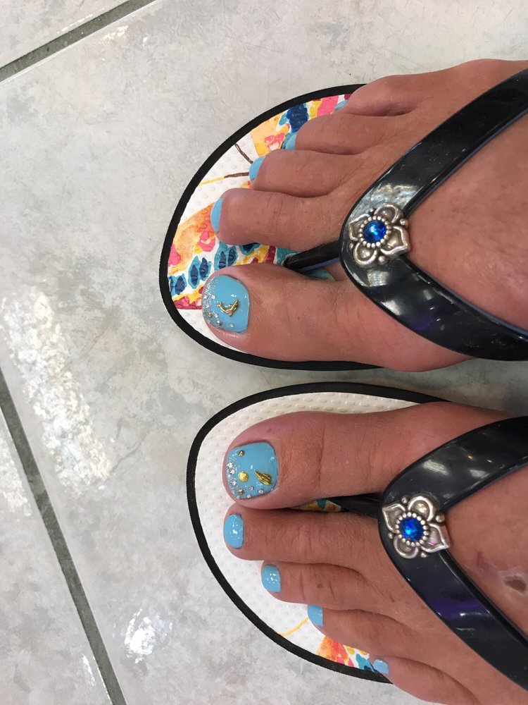 La Nails Logo