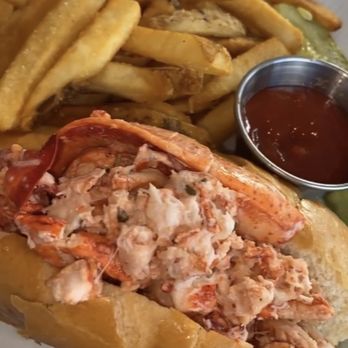 The Reef - Lobster Roll - Seafood Near Me - Newport, Rhode Island