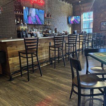 Oceans Seafood Bistrot - 3rd floor restraunt and bar - Hotels Near Me - New Orleans, Louisiana Oceans Seafood Bistrot - 3rd floor restraunt and bar - Hotels Near Me - New Orleans, Louisiana