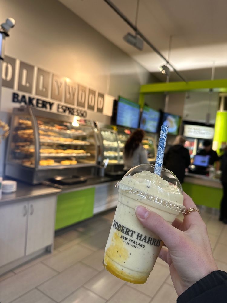 HOLLYWOOD BAKERY ESPRESSO Updated September 2024 16 Photos 38