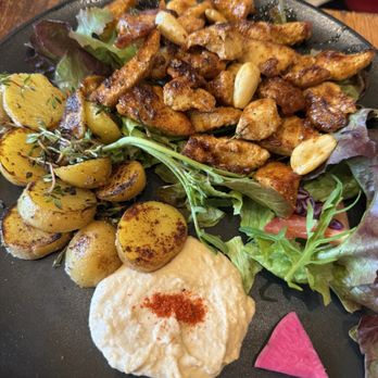 Savannah Cafe - Marinated chicken - Mediterranean Near Me - Paris, 75 Savannah Cafe - Marinated chicken - Mediterranean Near Me - Paris, 75