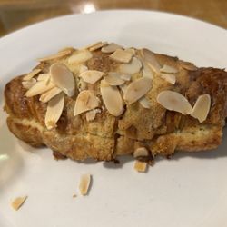 Café Croissant - Almond croissant