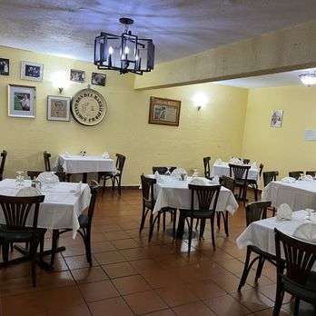 El Hipopótamo - Wine Bars Near Me - San Juan, Puerto Rico El Hipopótamo - Wine Bars Near Me - San Juan, Puerto Rico