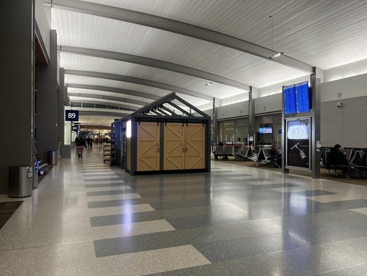 Sacramento International Airport by null