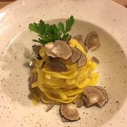 Taverna di Arlecchino - Linguine with black truffle