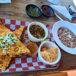 Love the birria 100% satisfied Love the birria 100% satisfied