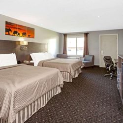 Howard Johnson by Wyndham Gananoque - Double Bed Guest Room