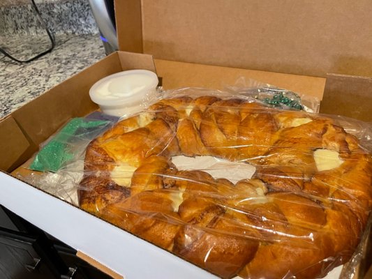 Caluda's King Cake by null