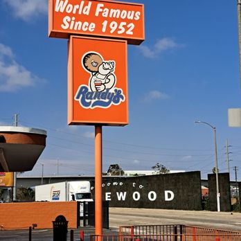 Randy's Donuts - Donuts Near Me - Inglewood, California