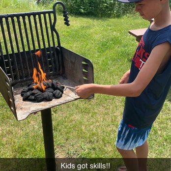 Edgewater Resort Country Log Cabins - Grilling cabin side - Vacation Rentals Near Me - Iron Mountain, Michigan