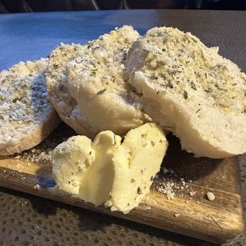Figaretti's Restaurant - The delicious bread - Italian Near Me - Wheeling, West Virginia