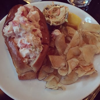 Row 34 - Seaport - Creamy lobster roll - New American Near Me - Boston, Massachusetts