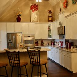 Maple Creek Bed and Breakfast - Our full kitchen comes in handy when you book the entire B&B!