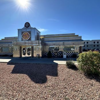 Nana Dee's Diner - Exterior as you step into a time machine. - Diners Near Me - Mesa, Arizona