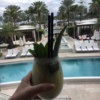 Bleau Bar - Cloud 9 drink by Hector - Bars Near Me - Miami Beach, Florida