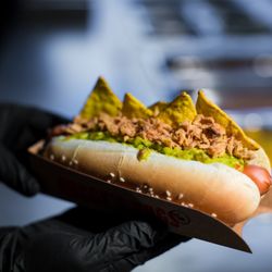 Huggy's Dogs - California Dog