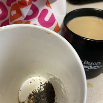Dunkin' - Coffee grounds in my coffee - Coffee & Tea Near Me - Locust Grove, Georgia