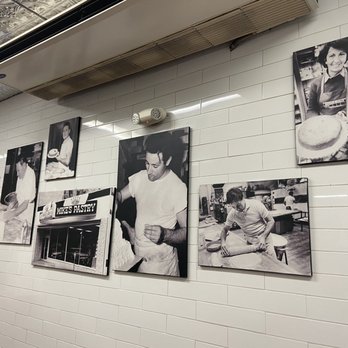 Mike's Pastry - Historic photos - Bakeries Near Me - Boston, Massachusetts Mike's Pastry - Historic photos - Bakeries Near Me - Boston, Massachusetts