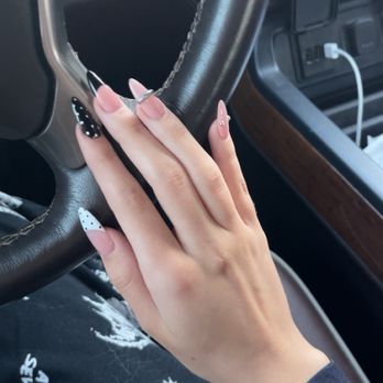 Hollywood Nails - Nail Salons Near Me - Abilene, Texas