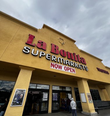 La Bonita by null