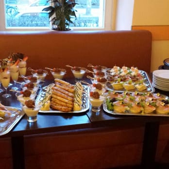 Le Petit Four - Patisserie/Cake Shop Near Me - Berlin, BE