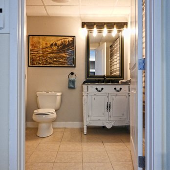 LG Construction - Drywall, vanity, mirror, light fixture and toilet installation - General Contractors Near Me