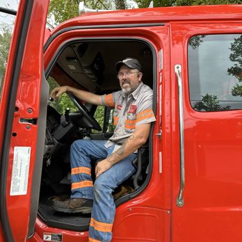 Tom's 24 Hour Towing - Towing Near Me - Elkhart, Indiana Tom's 24 Hour Towing - Towing Near Me - Elkhart, Indiana