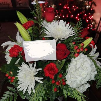 Wildflower Florist - Beautiful Christmas Birthday floral arrangement sent between best friends who live in different states - Florists Near Me - Louisville, Kentucky Wildflower Florist - Beautiful Christmas Birthday floral arrangement sent between best friends who live in different states - Florists Near Me - Louisville, Kentucky