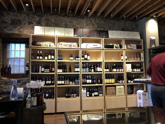 R Wine Bar & Kitchen by null