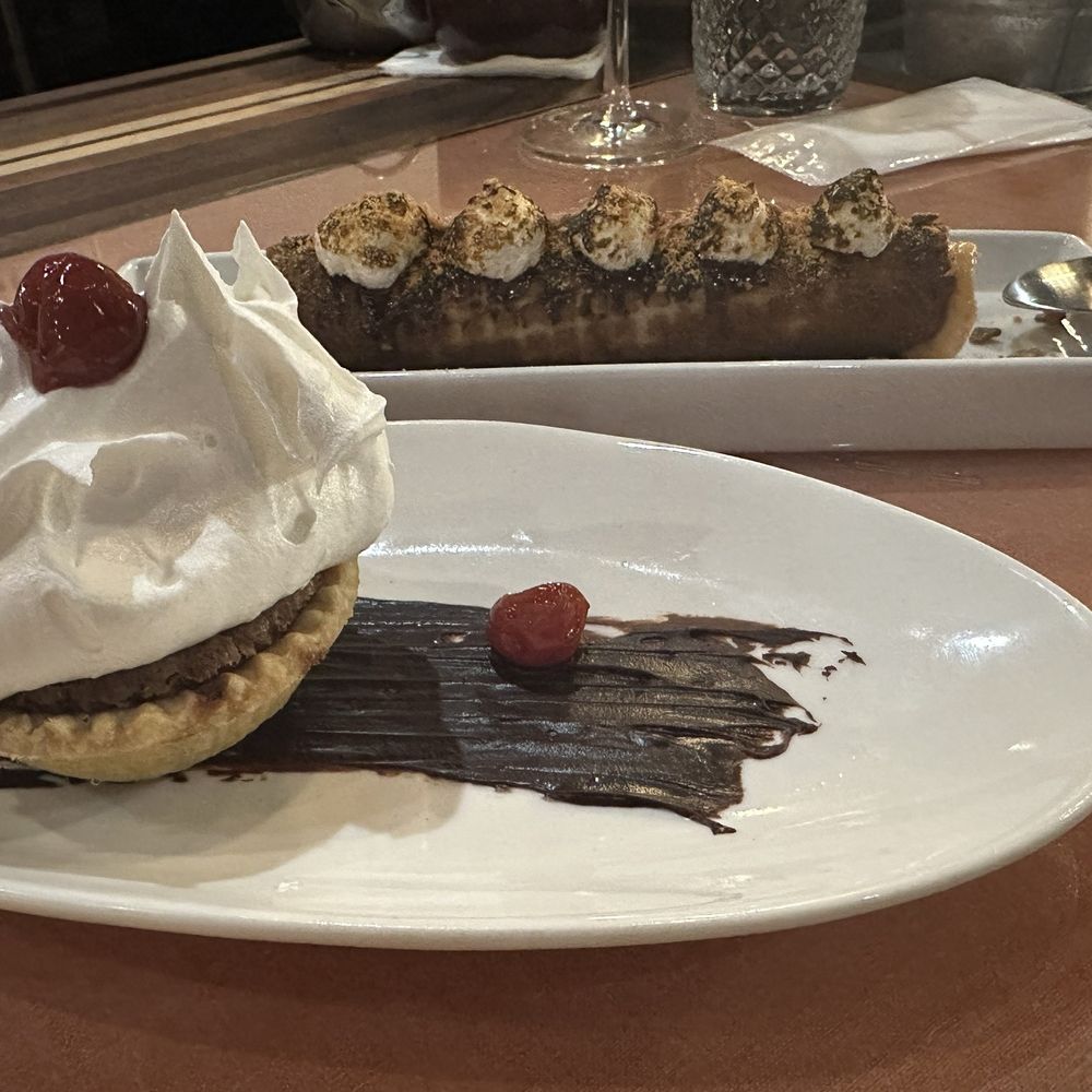 Kounter - Moms Chocolate Pie and Cheesecake Cannoli - New American Near Me - Rock Hill, South Carolina