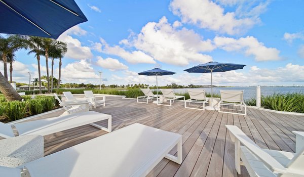 The Hamilton by null