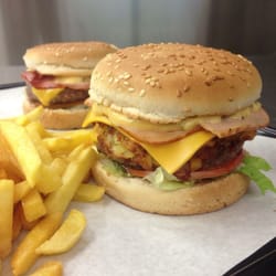 DUBAÏ Fast Food - Des burgers vraiment "goutu", version crispy bacon ou poulet fumée pour 4.90chf chacun!!