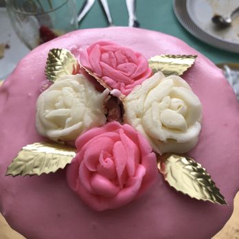 Pasqualini's Bakery - Flowers smooshed by the box that was given to us!! - Bakeries Near Me - Rehoboth Beach, Delaware
