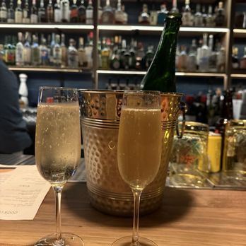 Phonobar - Sparkling wine - Cocktail Bars Near Me - San Francisco, California Phonobar - Sparkling wine - Cocktail Bars Near Me - San Francisco, California