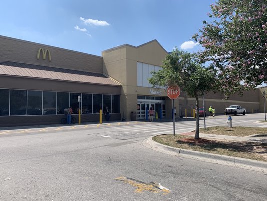 Walmart Supercenter by null