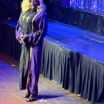 Hamburger Mary's - Long Beach - Hershii Liqcour killllled it!!! - Gay Bars Near Me - Long Beach, California Hamburger Mary's - Long Beach - Hershii Liqcour killllled it!!! - Gay Bars Near Me - Long Beach, California