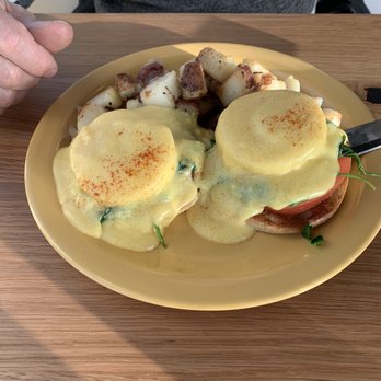 Otra Vez - Eggs Benedict - Breakfast & Brunch Near Me - Camas, Washington
