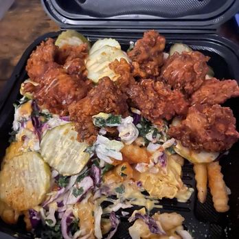 Dave's Hot Chicken - Large top loaded fries - Chicken Shop Near Me - Fresno, California Dave's Hot Chicken - Large top loaded fries - Chicken Shop Near Me - Fresno, California