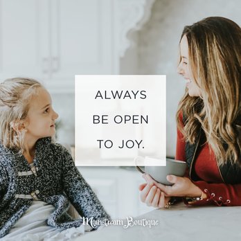 Mainstream Boutique - Apple Valley - Accessories Near Me - Apple Valley, Minnesota