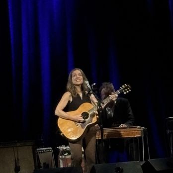 Paramount Theatre For the Performing Arts - Ani Difranco on stage at the Paramount. - Performing Arts Near Me - Austin, Texas Paramount Theatre For the Performing Arts - Ani Difranco on stage at the Paramount. - Performing Arts Near Me - Austin, Texas