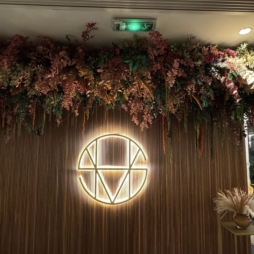 Hotel Seven Paris - Hotels Near Me - Paris, 75