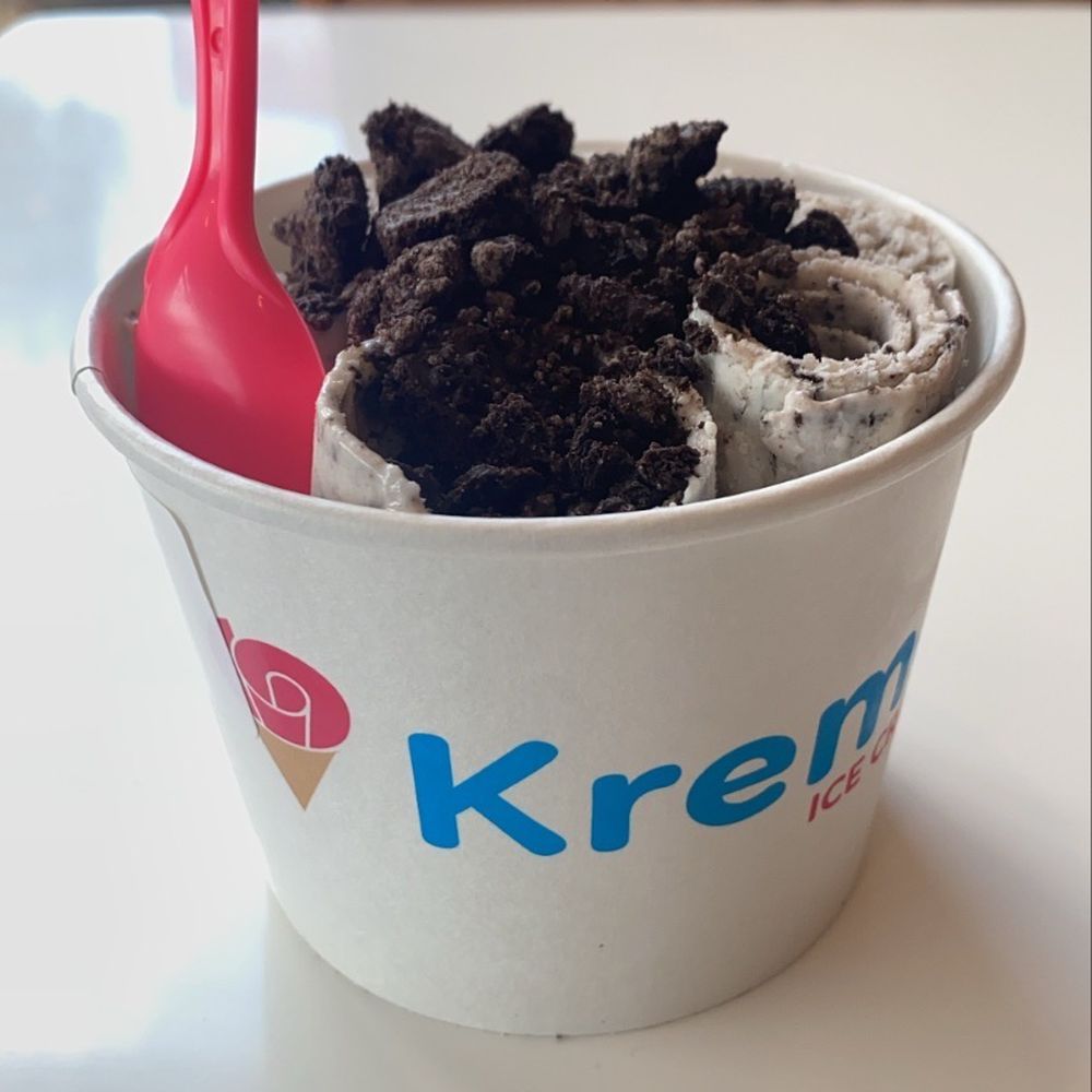 Cookie's and Cream with Oreo topping. Cookie's and Cream with Oreo topping.