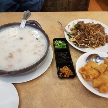 Porridge & Things - Beef chow fun/ 乾炒牛河 $14.95 Fried dough/ 油炸鬼/ 油條 $2.95 Porridge/ 柴魚花生排骨粥 (super long English name that I don't care to write ) $18 - Chinese Near Me - Millbrae, California