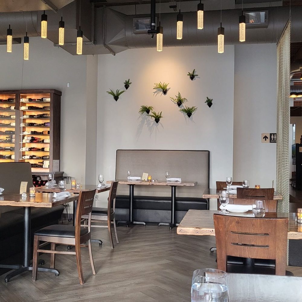 Epulo Bistro - Bar area - Modern European Near Me - Edmonds, Washington Epulo Bistro - Bar area - Modern European Near Me - Edmonds, Washington