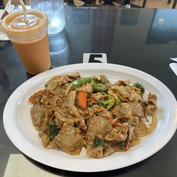 Tokyo@siam - Drunken Noodle (Pad-Kee-Mao), Thai iced tea - Japanese Near Me - North Chicago, Illinois Tokyo@siam - Drunken Noodle (Pad-Kee-Mao), Thai iced tea - Japanese Near Me - North Chicago, Illinois